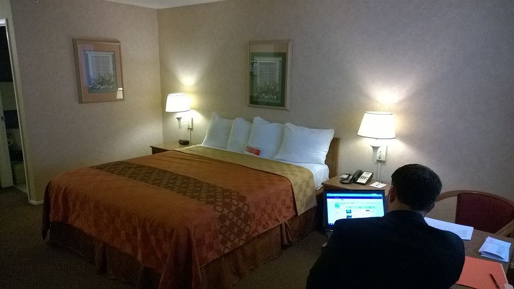 Hotel Econo 2*