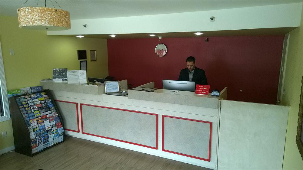 Econo Hotel