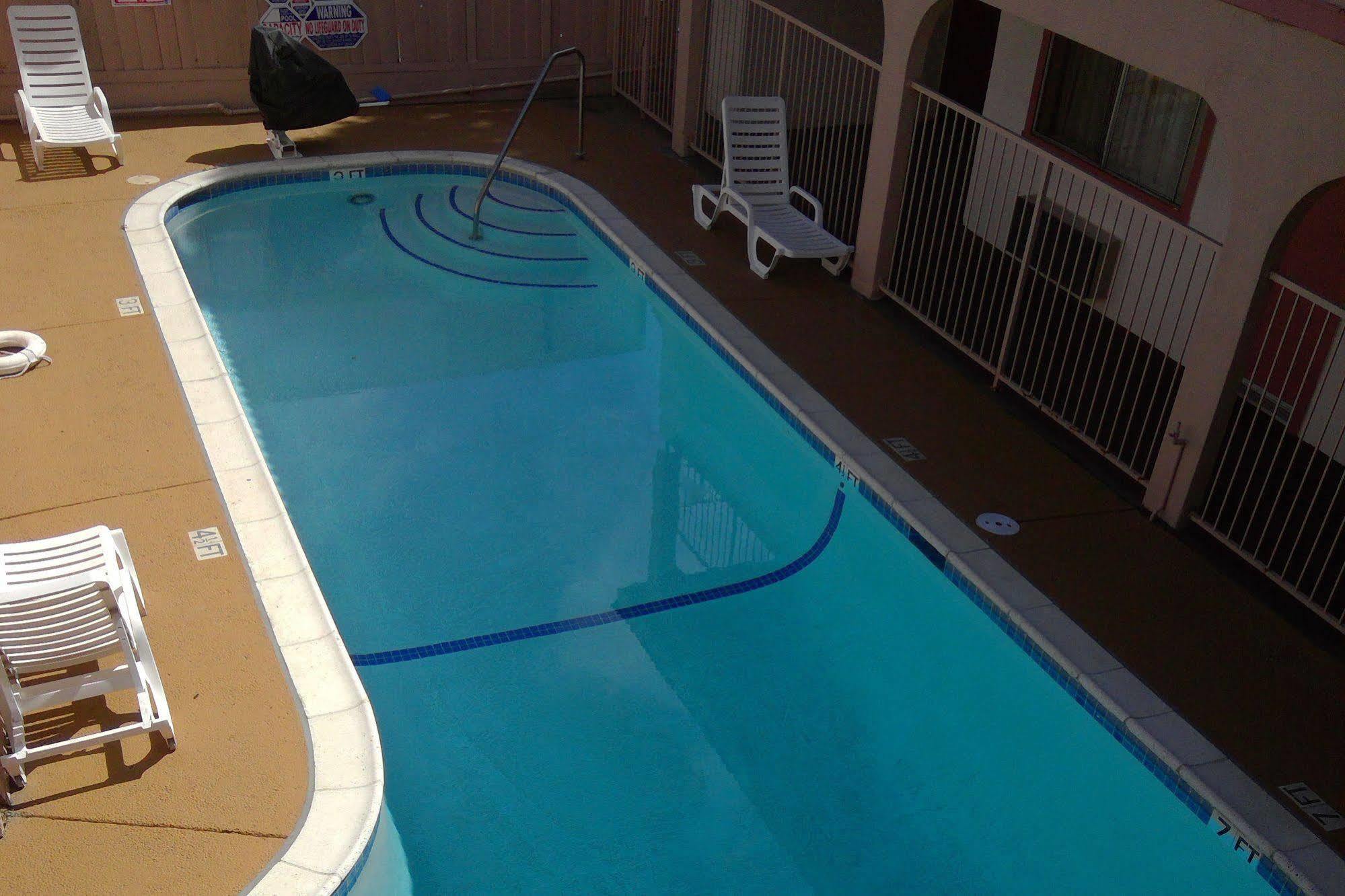Hotel Econo
